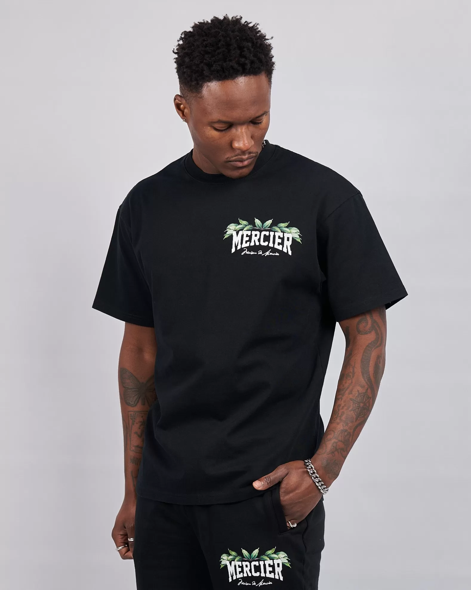 black_botanic_court_tshirt_2.webp Outlet Mercier Black Botanic Court TShirt