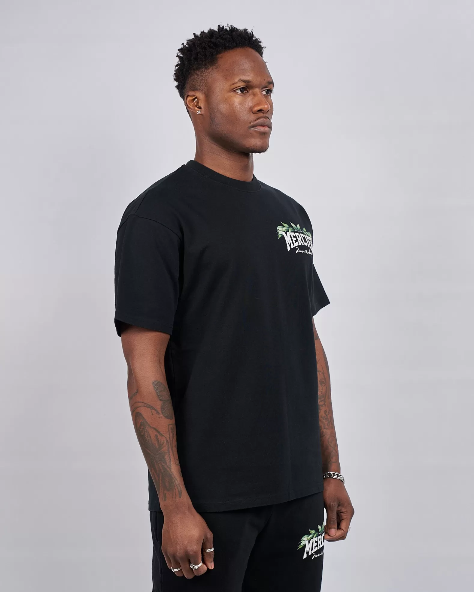 black_botanic_court_tshirt_5.webp Outlet Mercier Black Botanic Court TShirt
