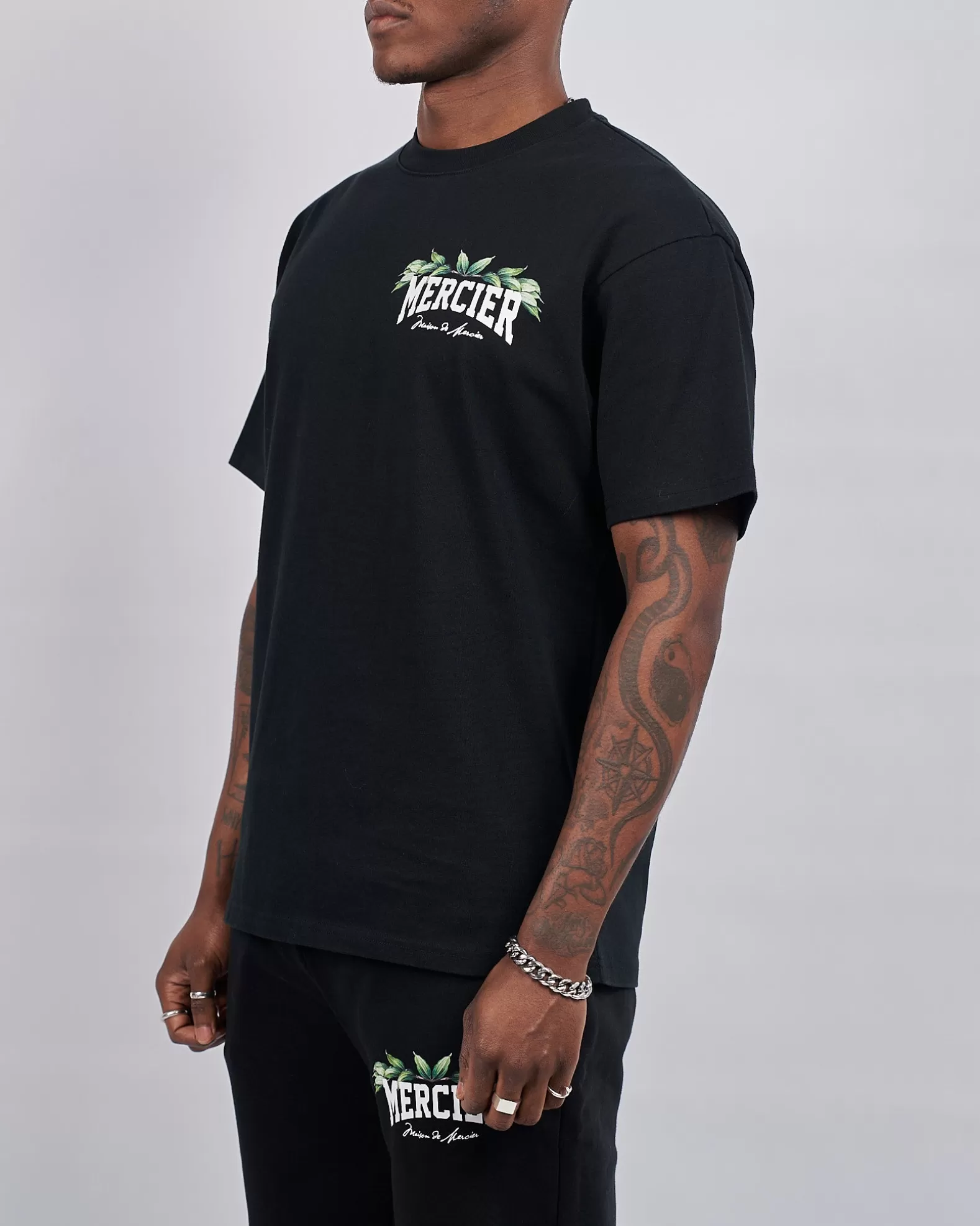 black_botanic_court_tshirt_6.webp Outlet Mercier Black Botanic Court TShirt