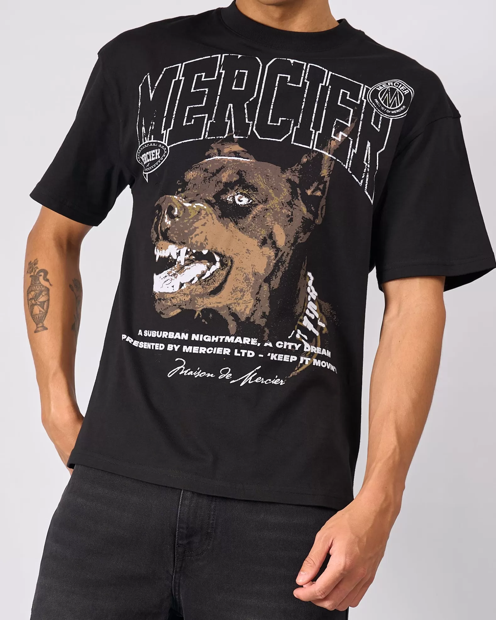 black_defender_tshirt_2.webp Outlet Mercier Black Defender Tshirt