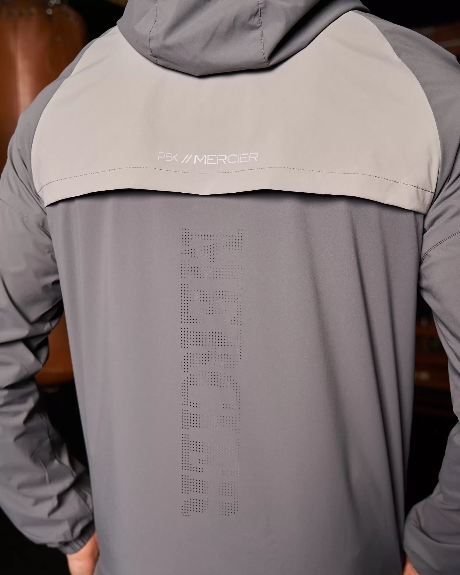 pbkmercier_performance_windbreaker_grey_3.webp Outlet Mercier PBK// Performance Windbreaker Grey