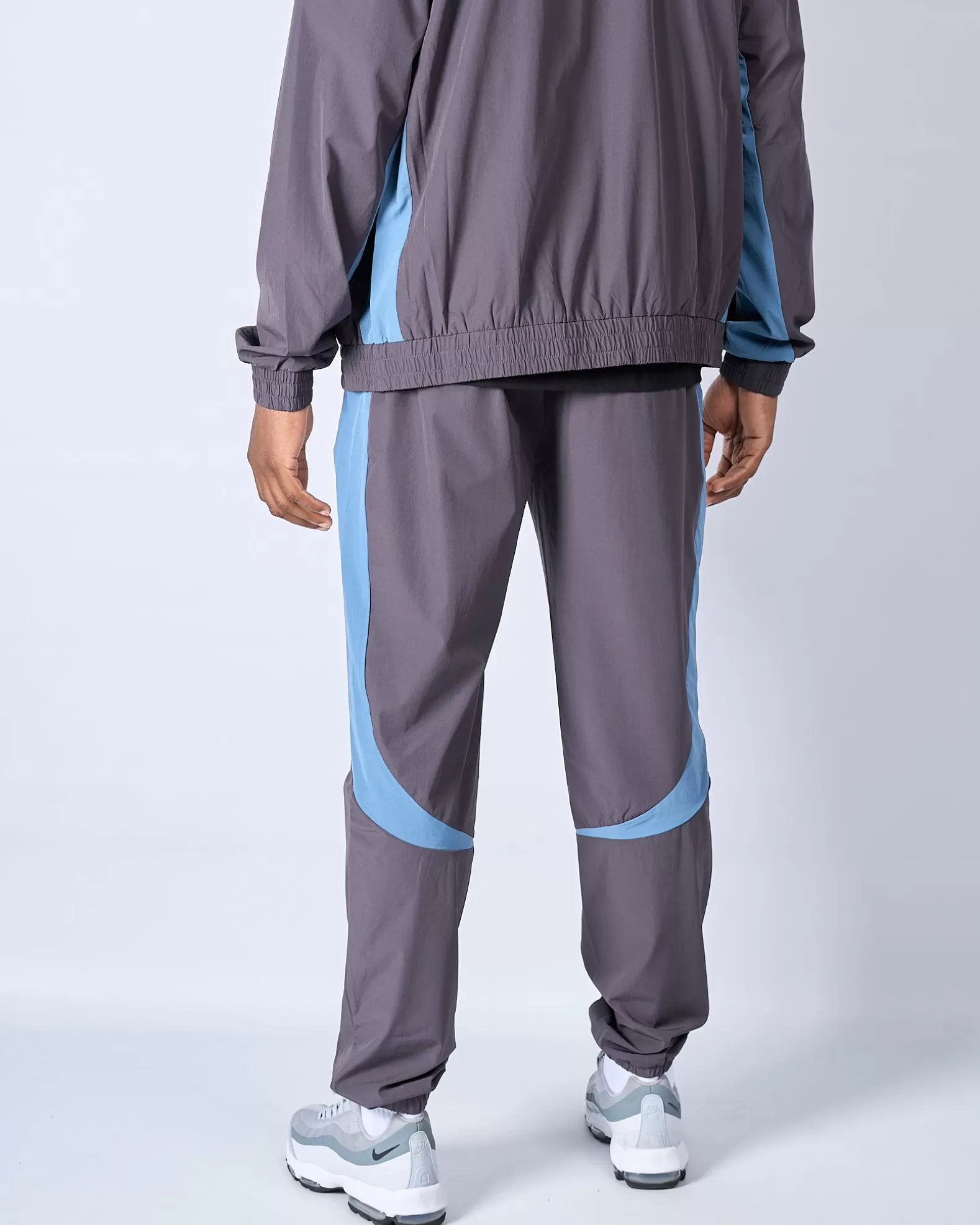 slate_flint_contrast_badge_pant_4.webp Cheap Mercier Slate Flint Contrast Badge Pant